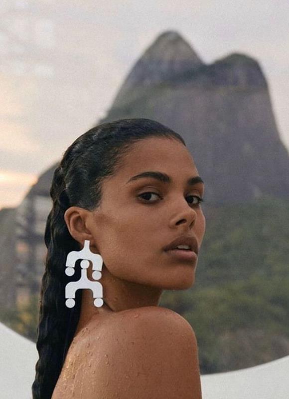 Sol campaign portrait with the Rio mountains behind.